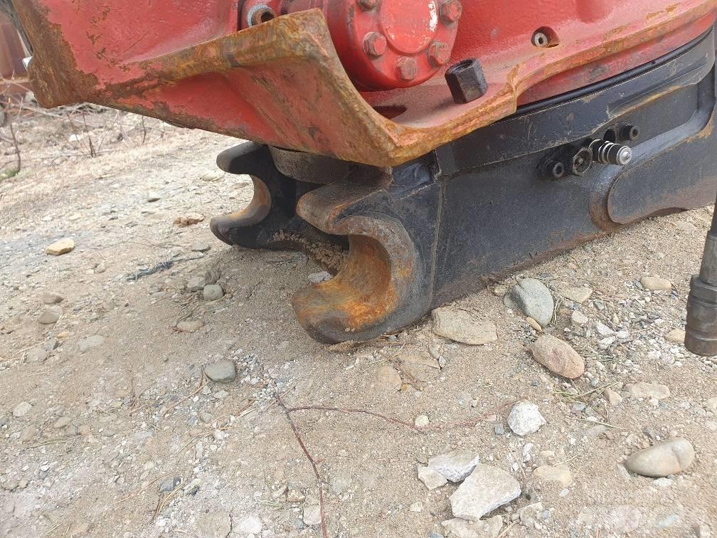  Cat. 320e Excavatoare pe șenile
