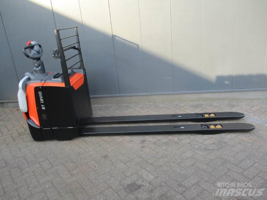 Toyota LPE 250 Transpaleta cu platforma