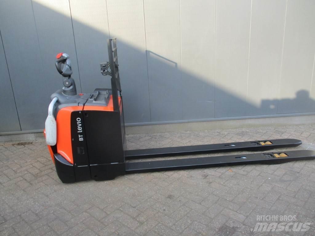 Toyota LPE 250 Transpaleta cu platforma