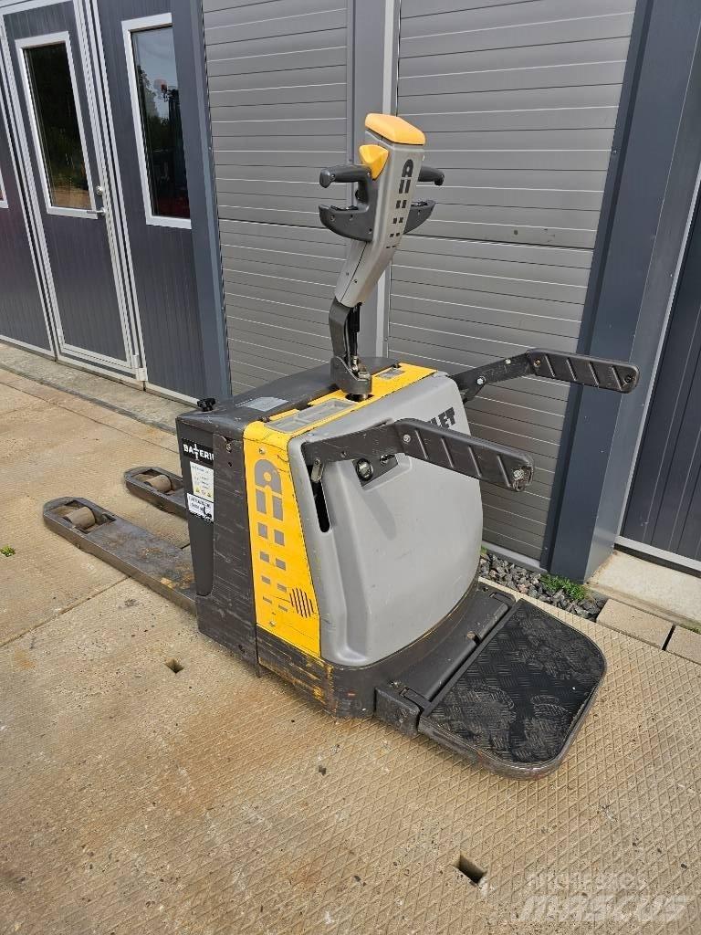 Atlet Tpl/200 Transpaleta cu platforma