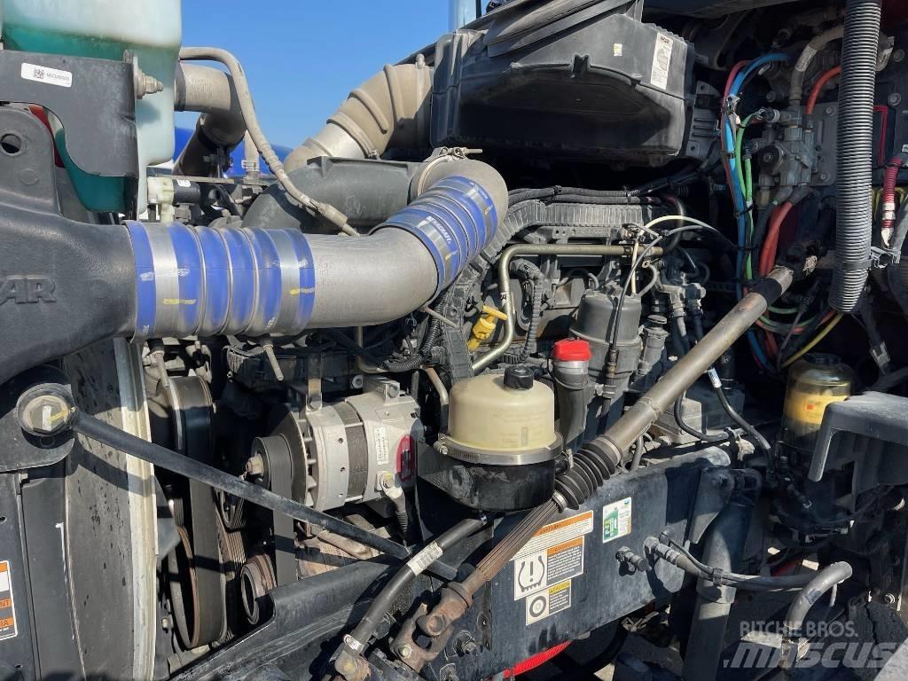 Peterbilt 567 Autotractoare