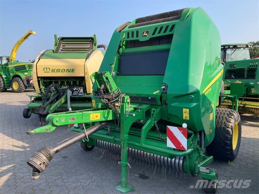 John Deere V451M Masina de balotat cilindric