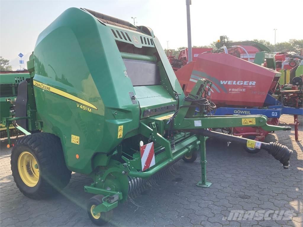 John Deere V451M Masina de balotat cilindric