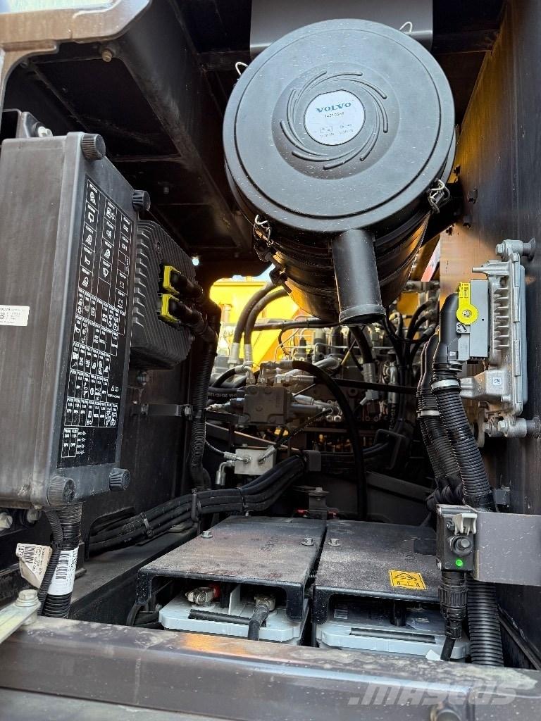 Volvo EC220E Excavatoare pe șenile
