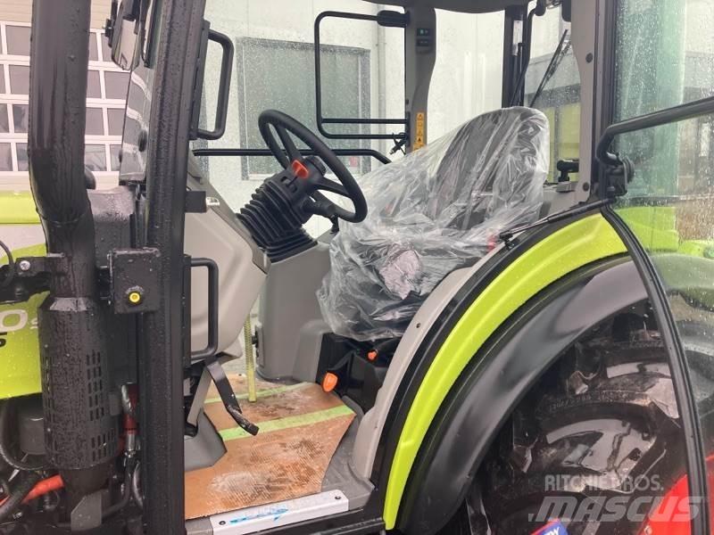 CLAAS NEXOS 240 S Tractoare