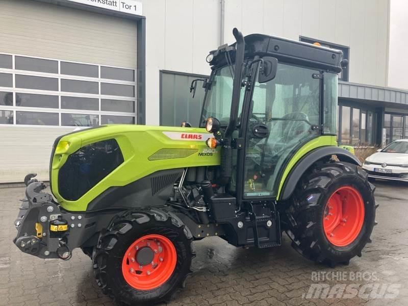 CLAAS NEXOS 240 S Tractoare