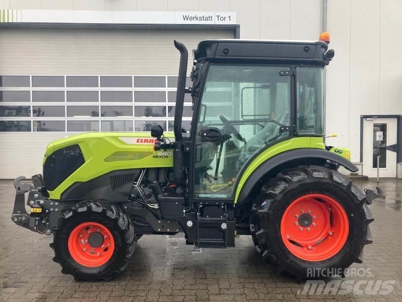 CLAAS NEXOS 240 S Tractoare