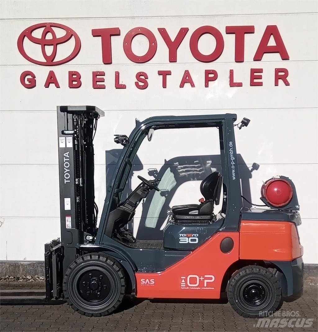 Toyota 02-8FGF30 Stivuitor GPL