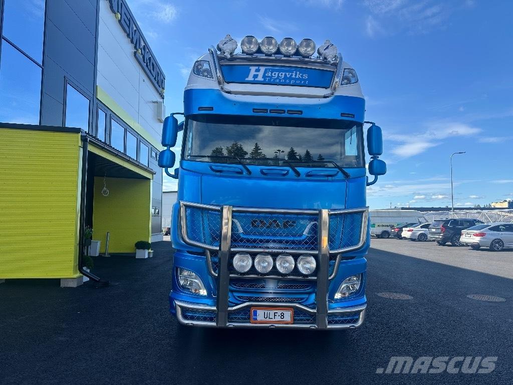 DAF XF 530 6x2*4 Camion cu carlig de ridicare