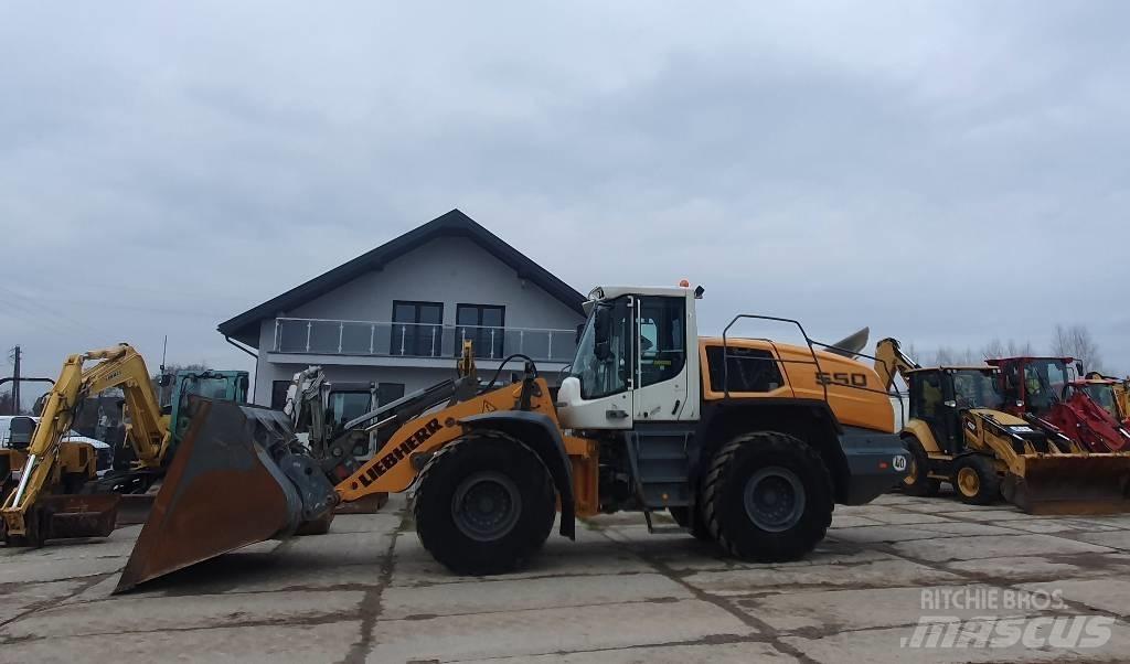 Liebherr L550 xpower Incarcator pe pneuri