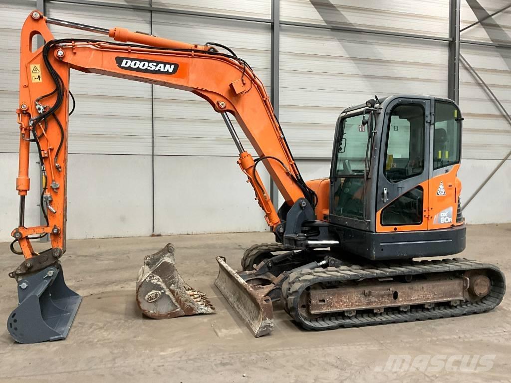 Doosan DX 80 R Excavatoare 7t - 12t