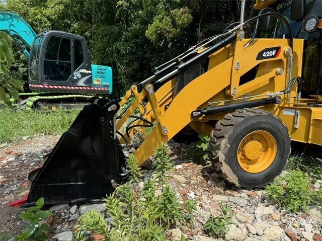 CAT 420 F Buldoexcavatoare