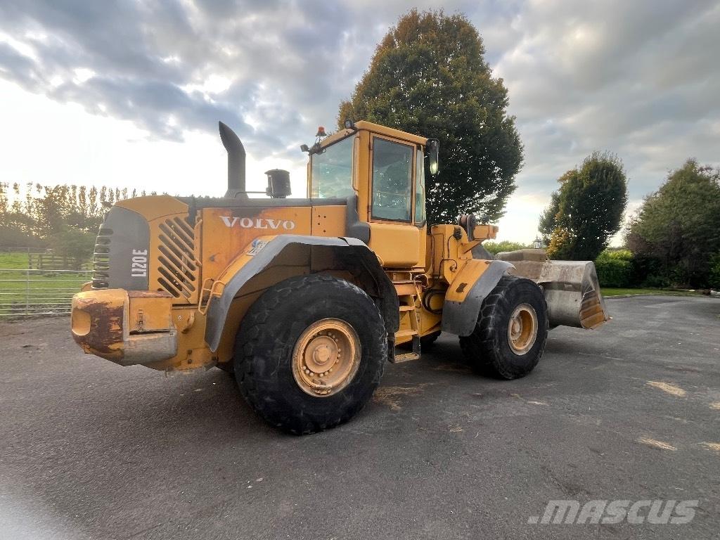 Volvo L120e Incarcator pe pneuri