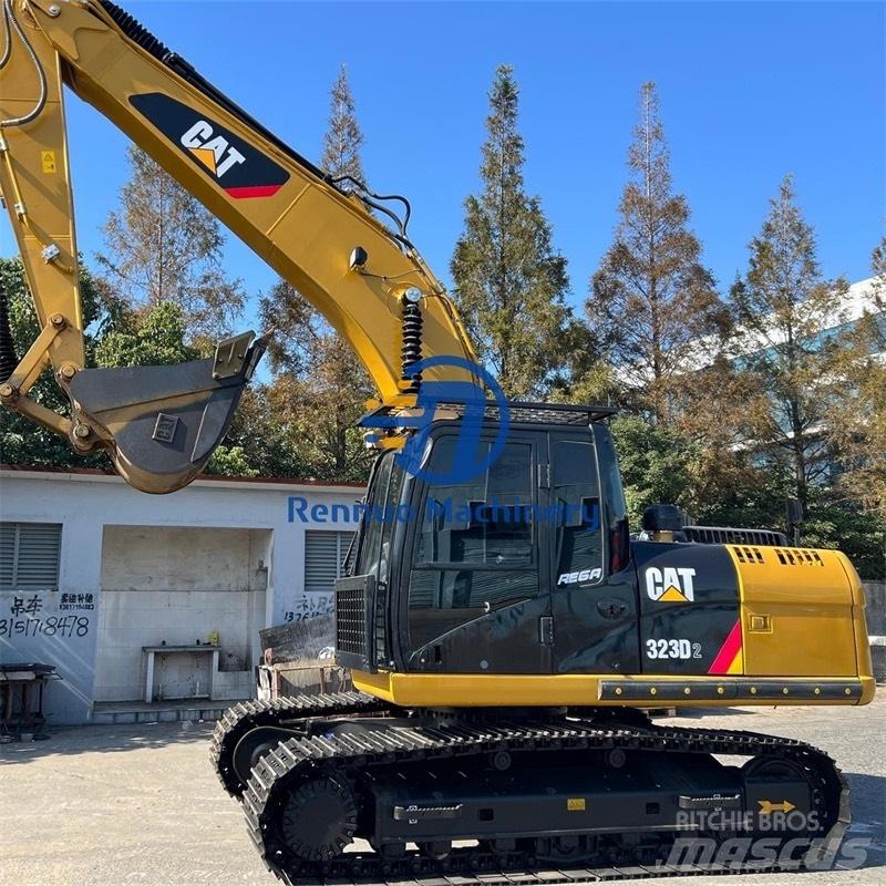CAT 323D2 Excavatoare pe șenile
