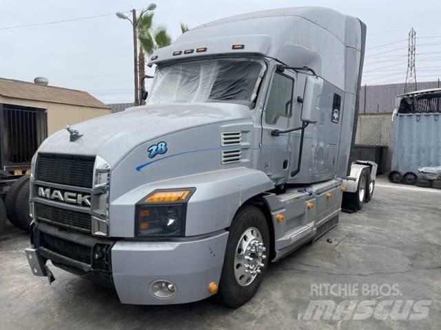 Mack Anthem Autotractoare