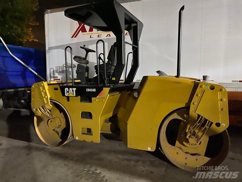 CAT CB 434 D Cilindri compactori dubli