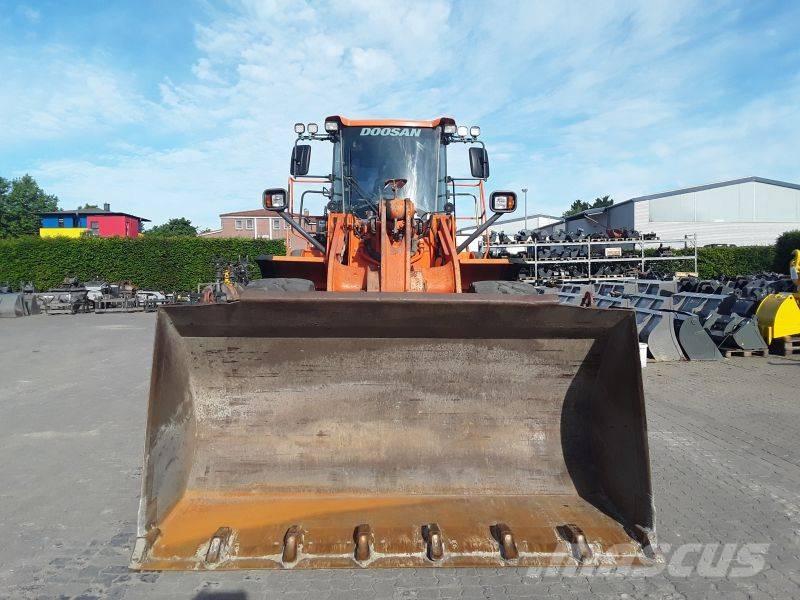 Develon DL350-5 Incarcator pe pneuri