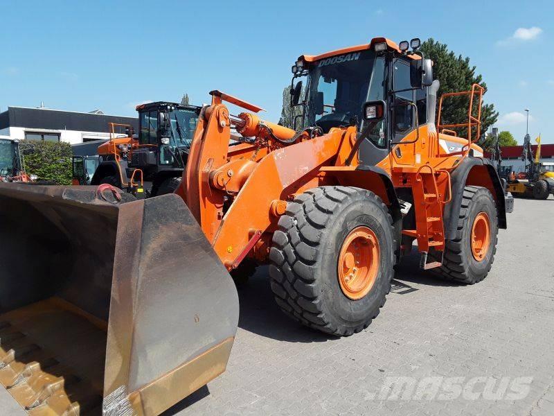 Develon DL350-5 Incarcator pe pneuri