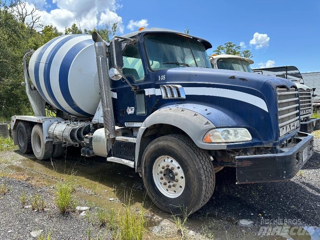 Mack GU 800 Altele