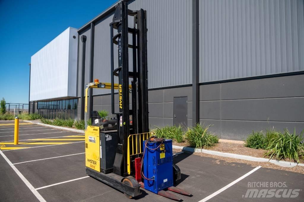 Hyster R2.0H Stivuitor cu catarg retractabil