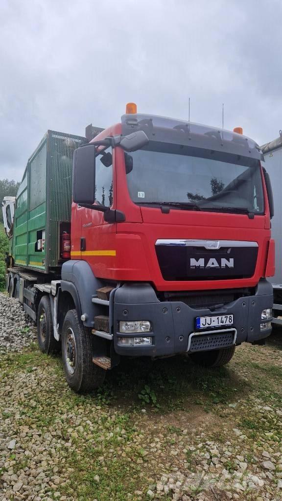 MAN TGS + Neuson 1266 Masini de tocat lemn