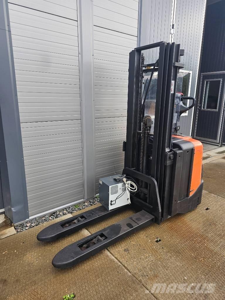 BT SPE 125 L 4150mm Transpaleta manuala
