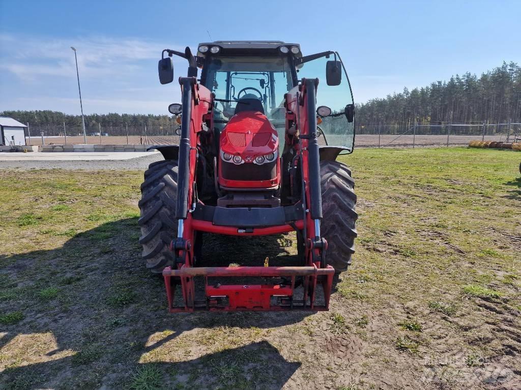 Massey Ferguson 5613 Tractoare
