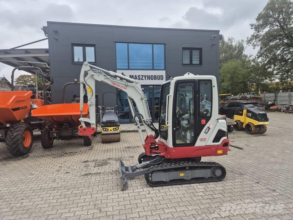 Takeuchi TB225 V0B Mini excavatoare < 7t