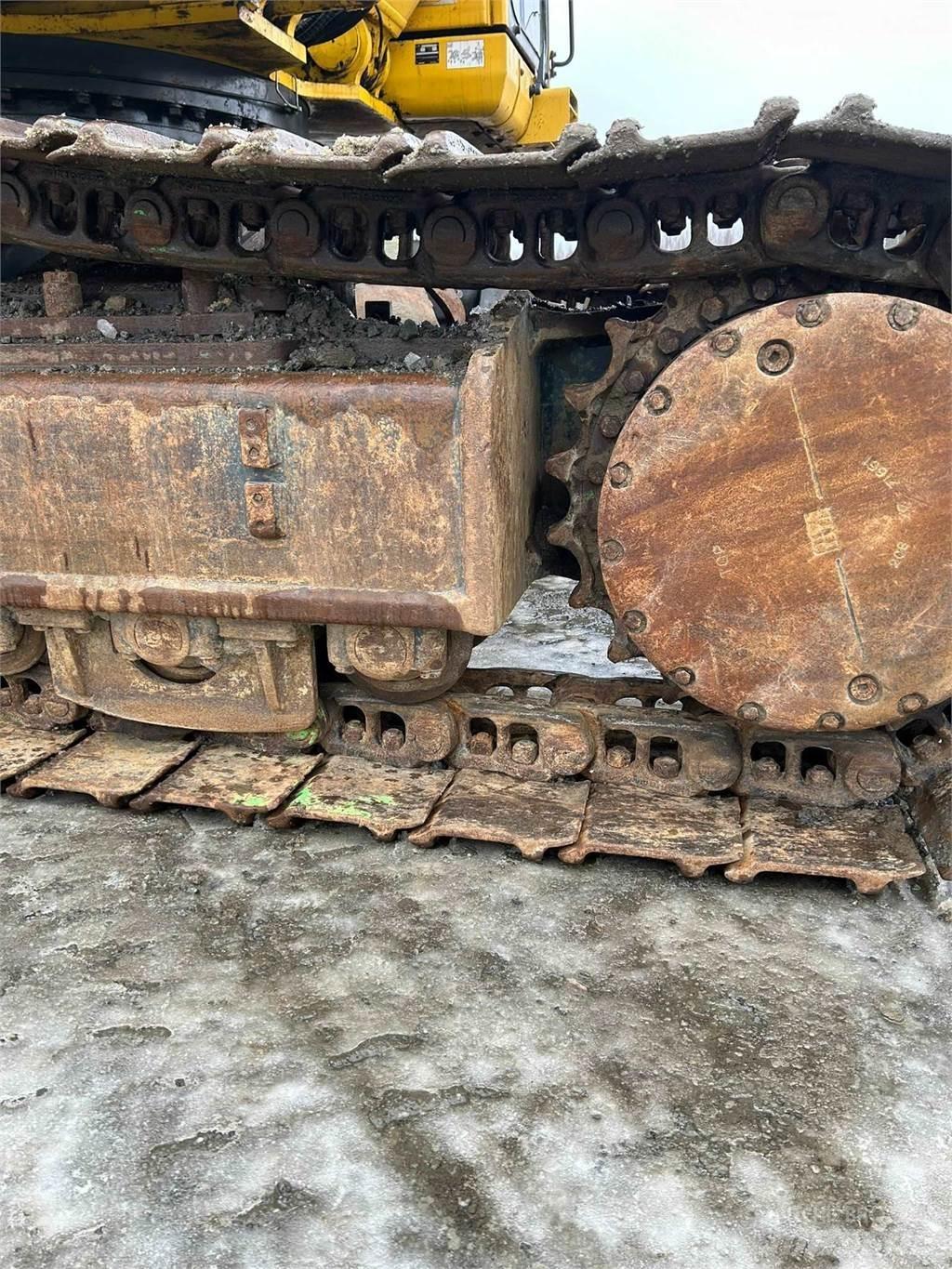Komatsu PC490LC-11 Excavatoare pe șenile
