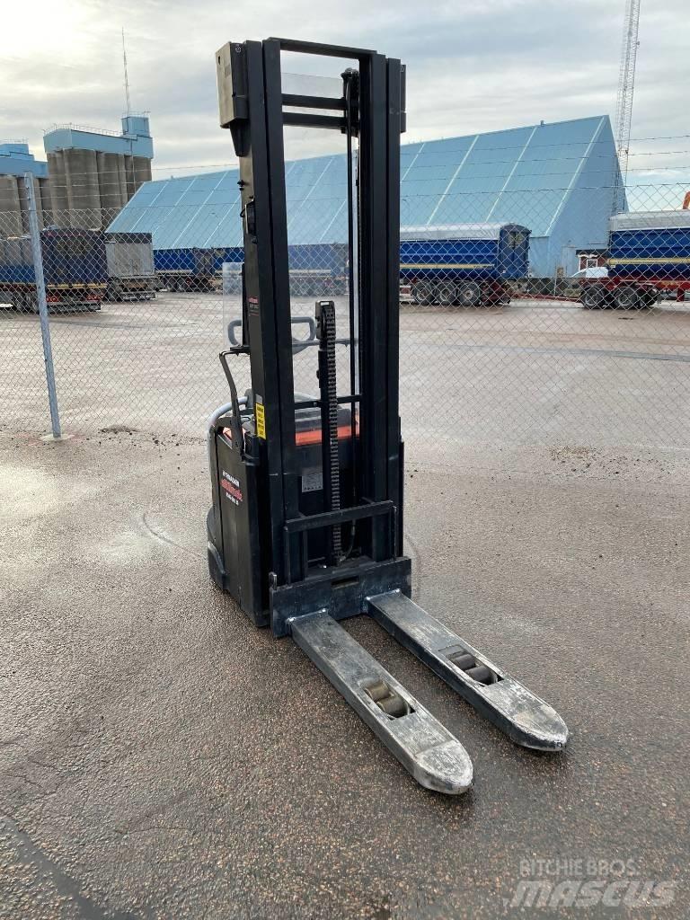 Toyota BT SPE 140 Transpaleta manuala