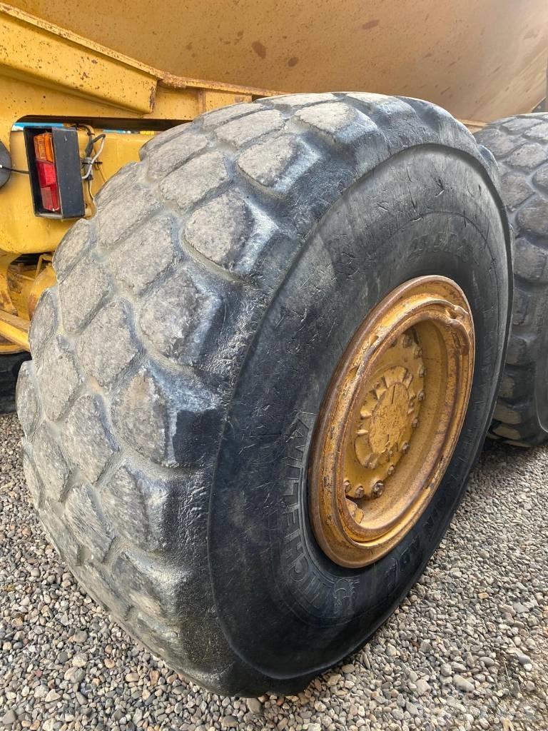 CAT 725 Transportoare articulate