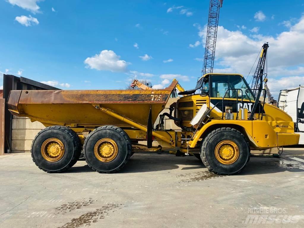 CAT 725 Transportoare articulate