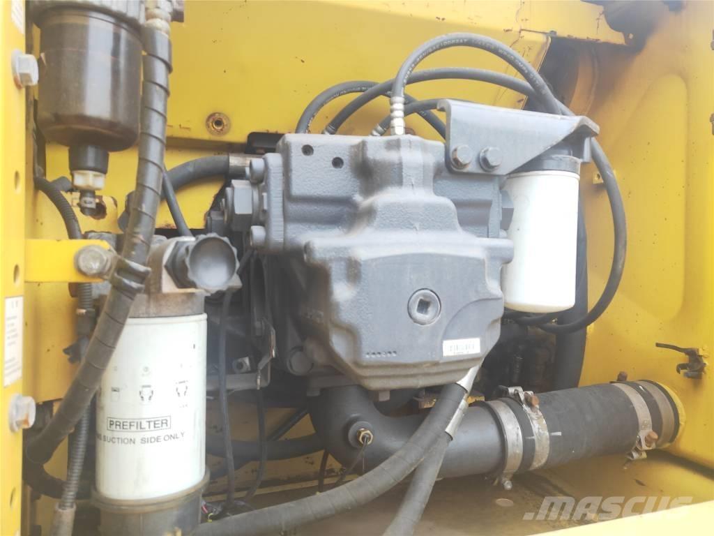 Komatsu PC210-8 Excavatoare pe șenile
