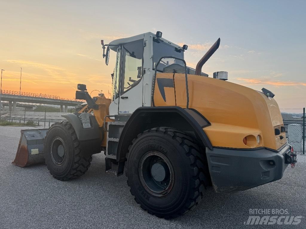 Liebherr L 538 Incarcator pe pneuri