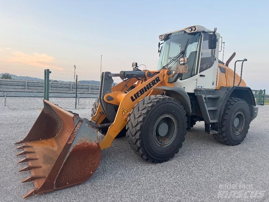 Liebherr L 538 Incarcator pe pneuri