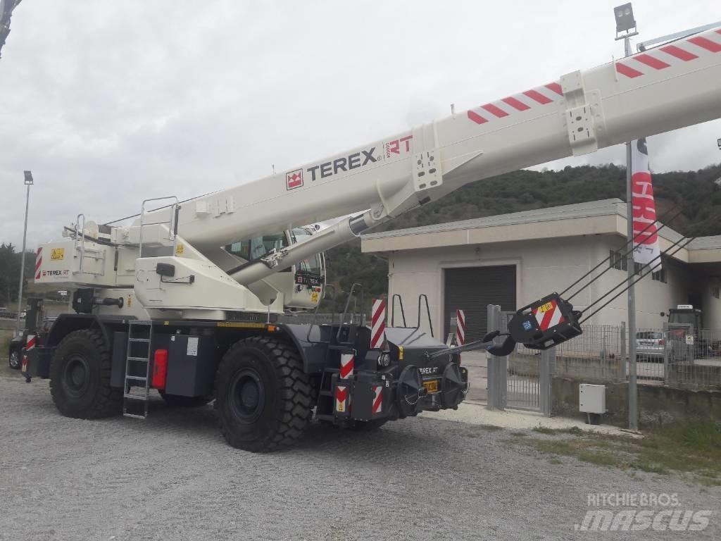 Terex TRT 70 Macara teren accidentat