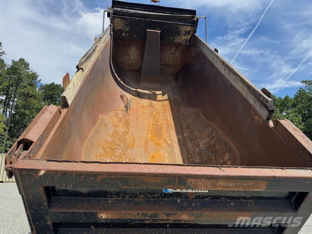 Freightliner 114 SD Autobasculanta