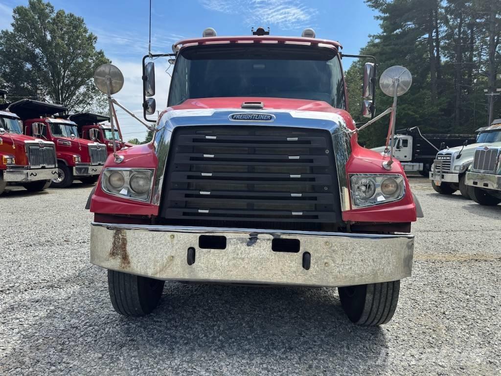 Freightliner 114 SD Autobasculanta