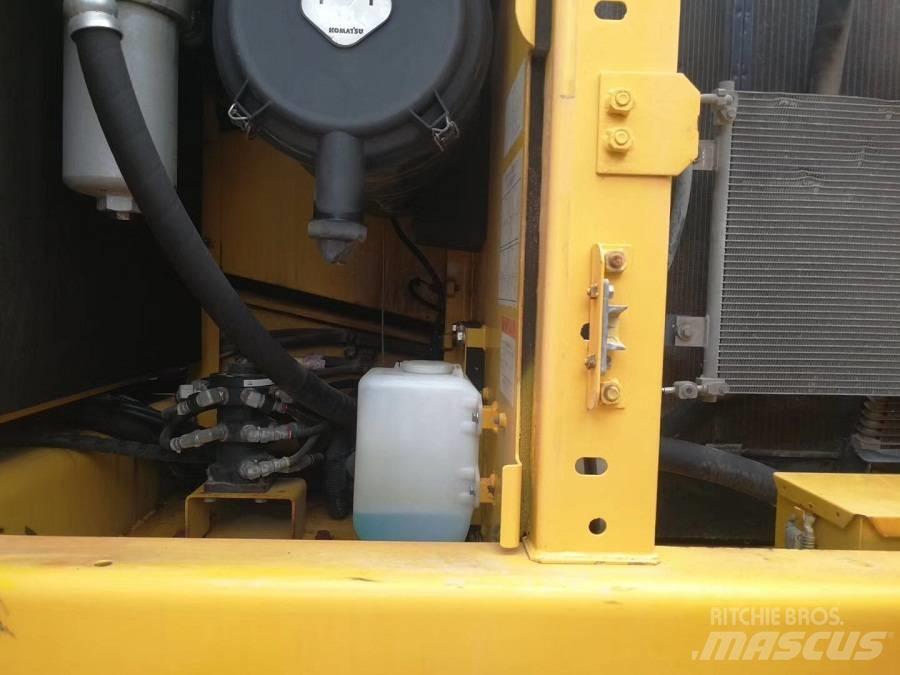 Komatsu pc200-8 Excavatoare pe șenile
