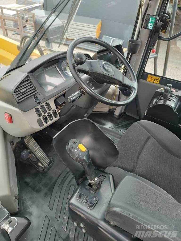Komatsu WA 500 Incarcator pe pneuri