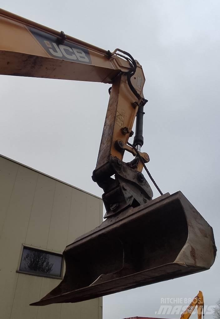 JCB JS 220 LC Excavatoare pe șenile
