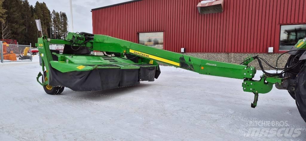 John Deere 835 Cositoare de iarba cu umidificator