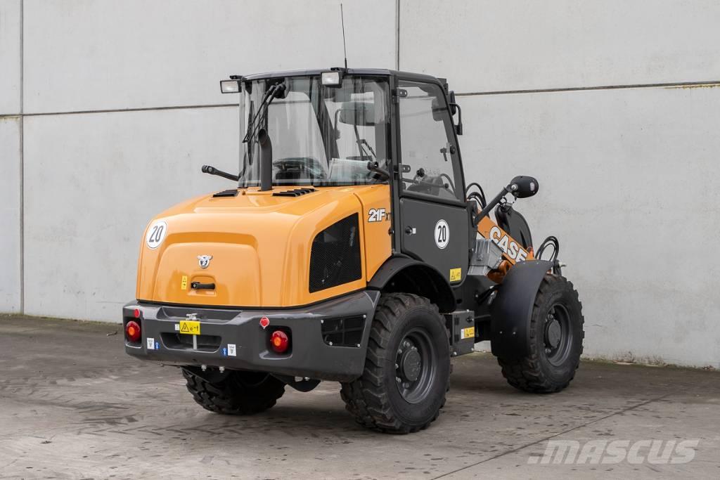 CASE 21 F Incarcator pe pneuri