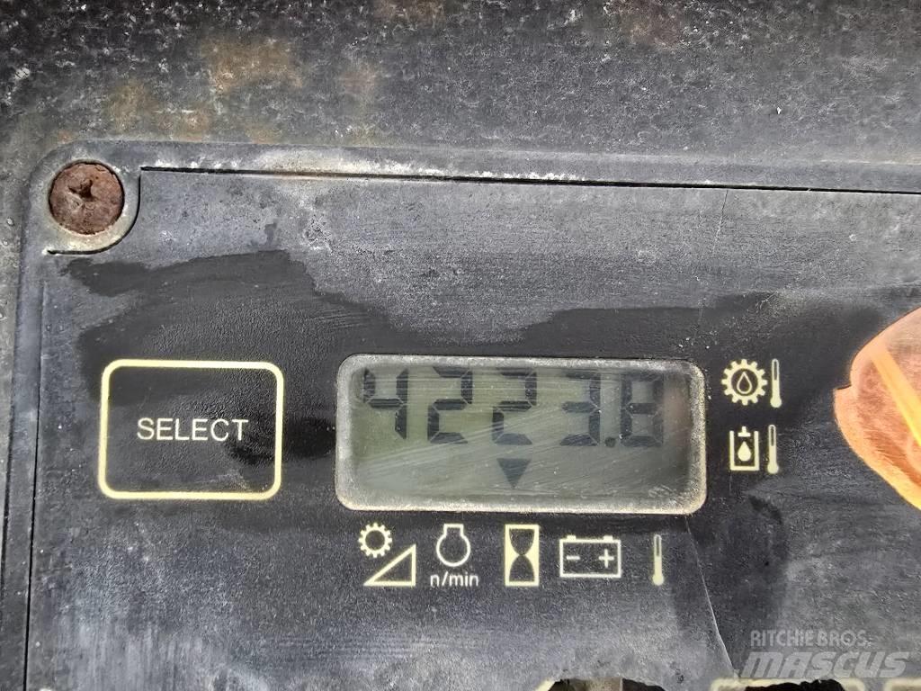 DEERE 450J Buldozere pe senile
