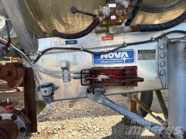  NOVA MC307 7000 GAL Remorci Cisterne