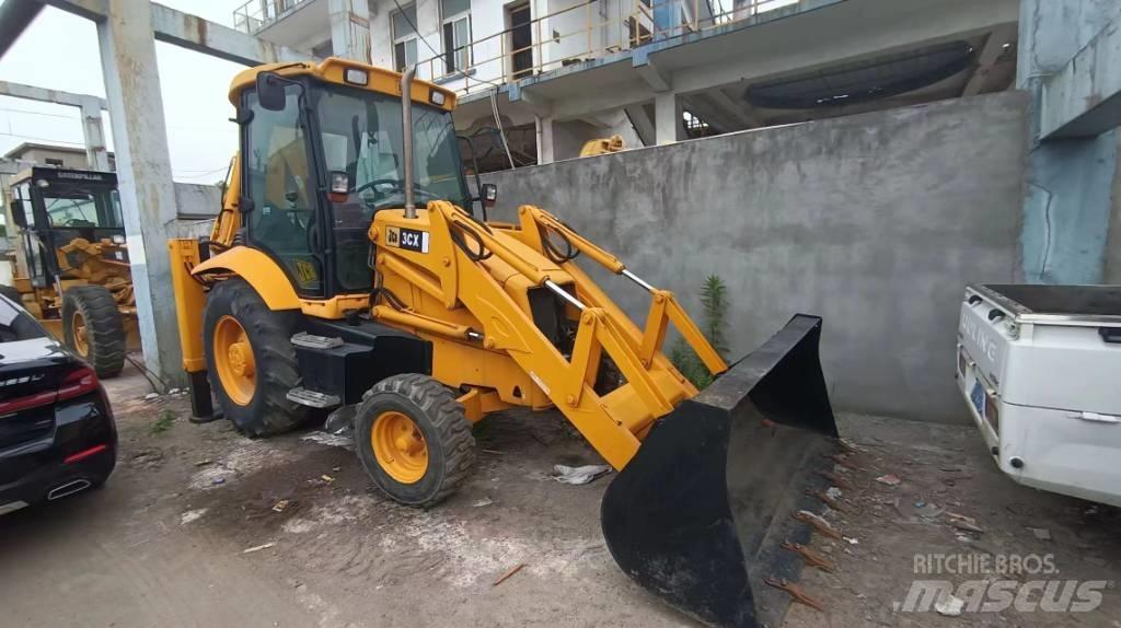 JCB 3 CX Incarcator pe pneuri