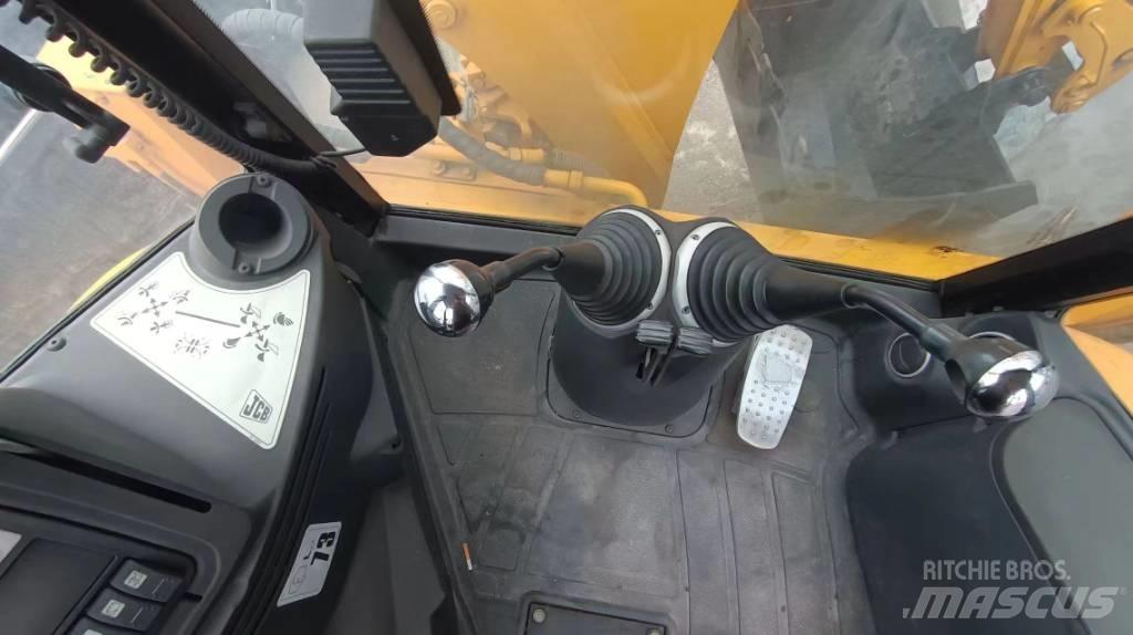 JCB 3 CX Incarcator pe pneuri