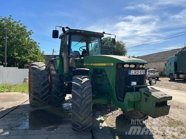 John Deere 8200 Tractoare