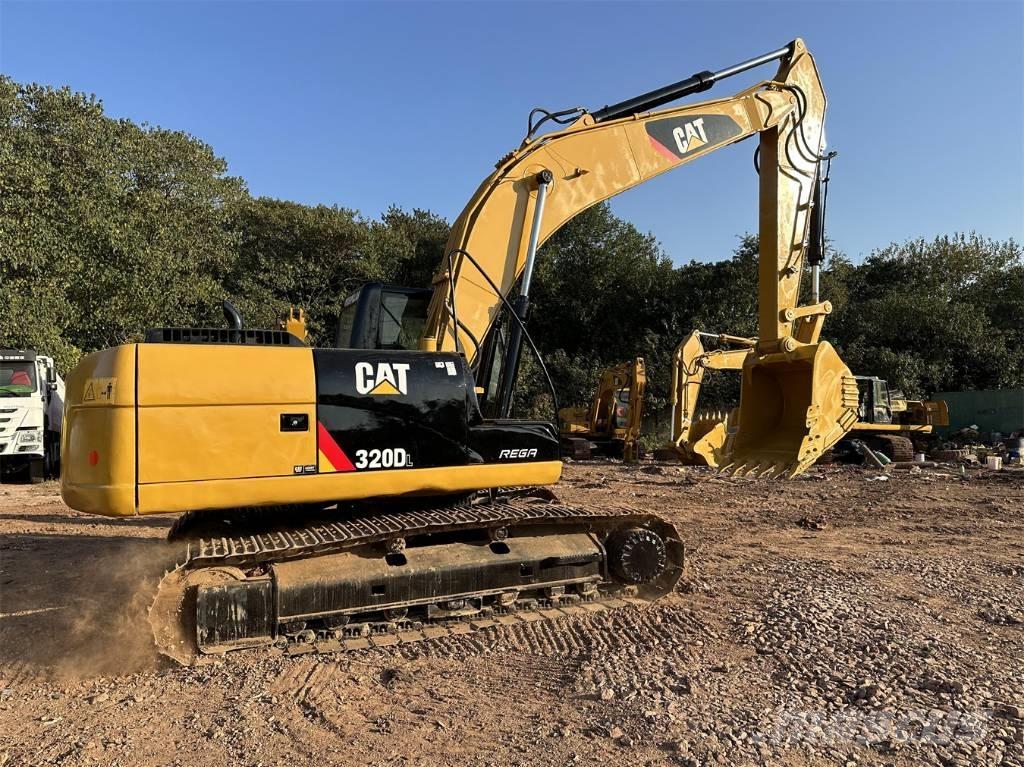 CAT 320DL Excavatoare pe șenile
