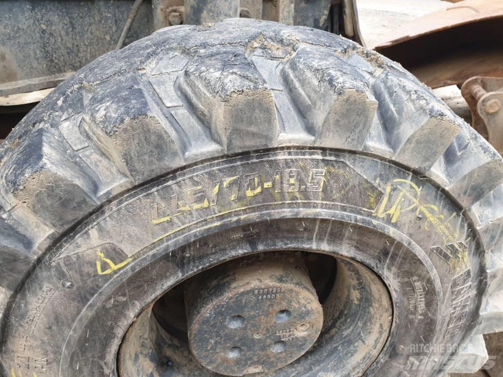 Komatsu PW180-7 Excavatoare cu roti